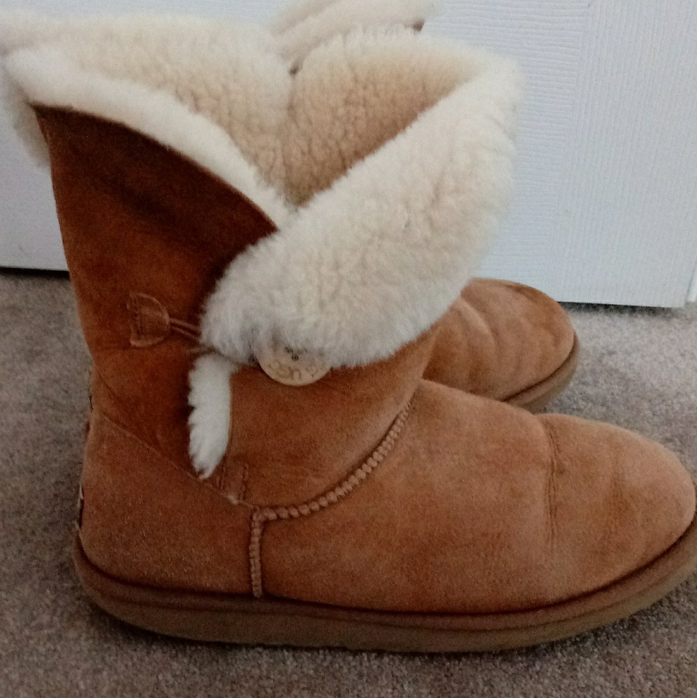 Bailey Button Uggs